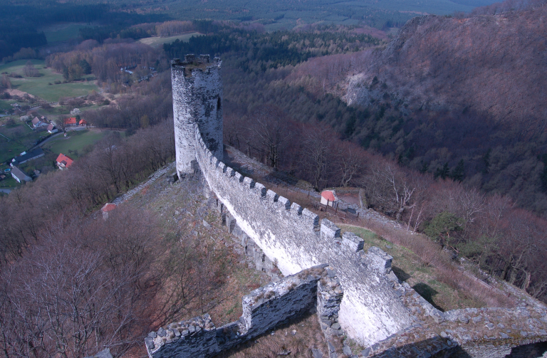 Hrad Bezděz, Čerova zeď